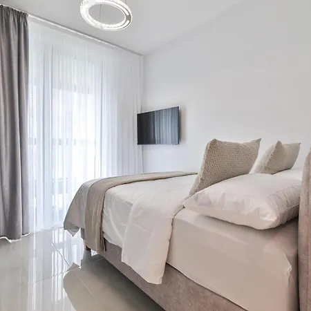 Prestige Skyview Apartamento Varsóvia